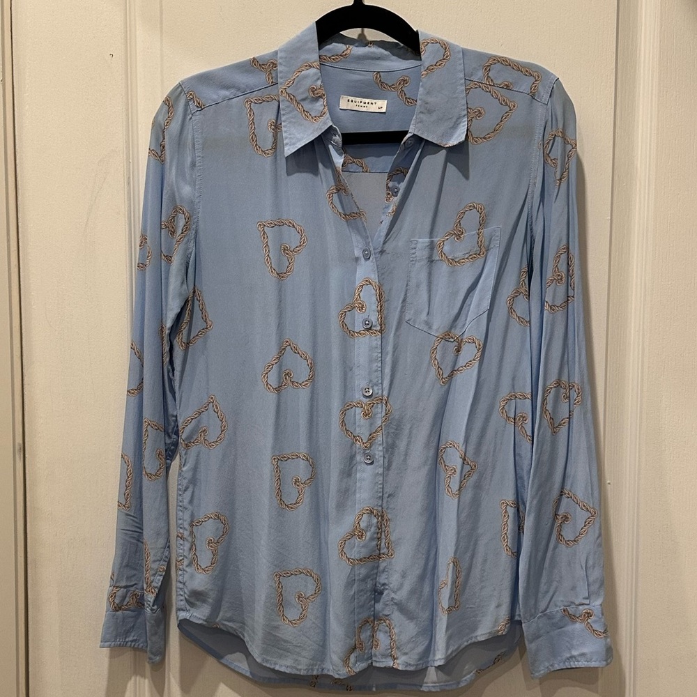 Equipment Femme 100% silk Light Blue with Rope Hearts Button-Down Shirt szS